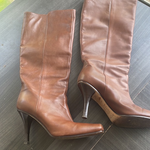 Jimmy Choo Boots in good condition, minor scuffs. Neutral brown color. - Picture 4 of 6